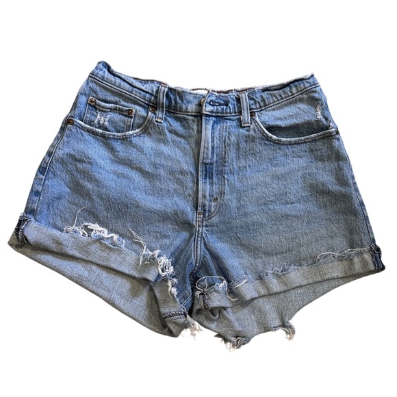 Abercrombie - Picture 3 of 7